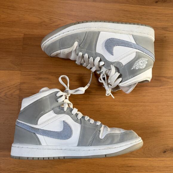 Women's Nike Air Jordan 1 Mid Wolf Grey Aluminum White Sneakers Shoes Sz 6.5 - Picture 2 of 7